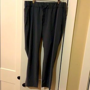 Size 10 Lululemon On the fly woven